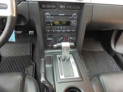 Used 2009 Ford Mustang GT RWD image 15