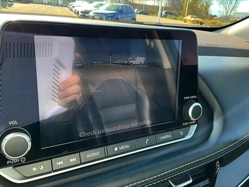 Used 2023 Nissan Rogue SV w/ SV Premium Package image 21