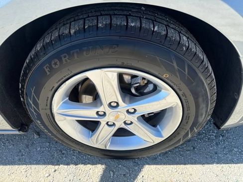 Used 2024 Chevrolet Malibu LT FWD image 17