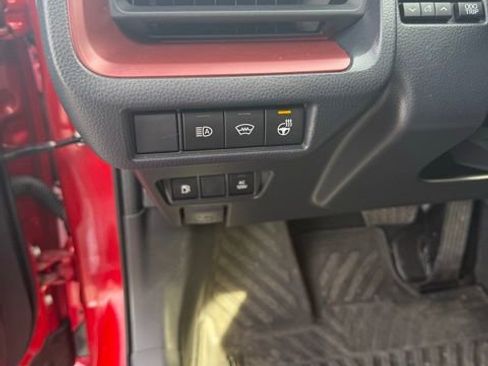 Used 2024 Toyota Prius Prime XSE Premium image 16