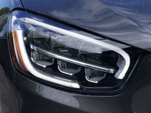 Used 2021 Mercedes-Benz GLC 300 image 7