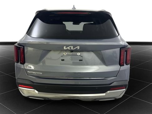 Used 2025 Kia Sorento EX FWD image 4
