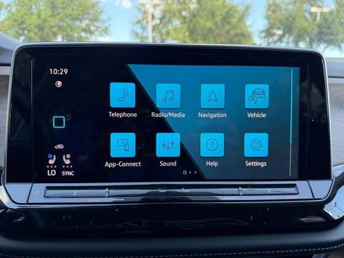 Used 2024 Volkswagen Atlas SE AWD/4WD image 24