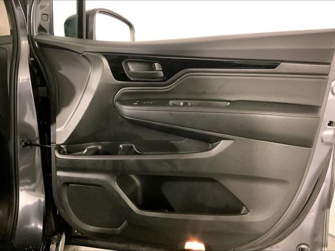 Used 2025 Honda Odyssey Touring image 26