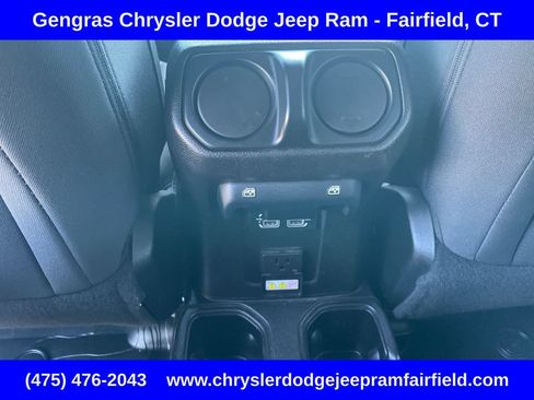 Used 2018 Jeep Wrangler Unlimited Sahara AWD/4WD image 37