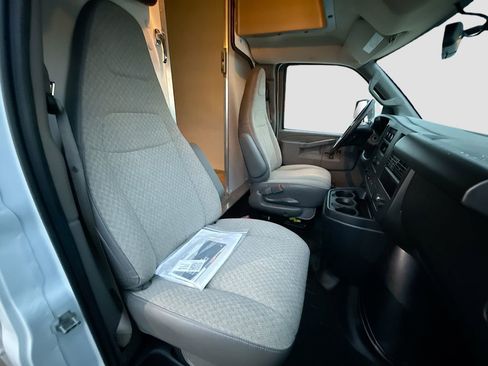 Used 2023 Chevrolet Express 3500 w/ Power Convenience Package image 22