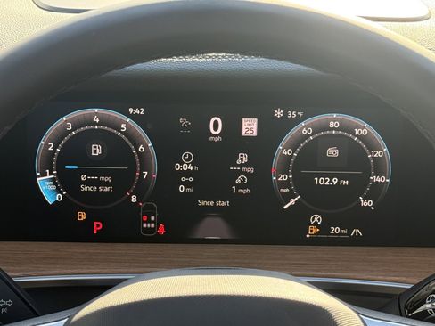 New 2026 Volkswagen Tiguan SEL R-Line image 14