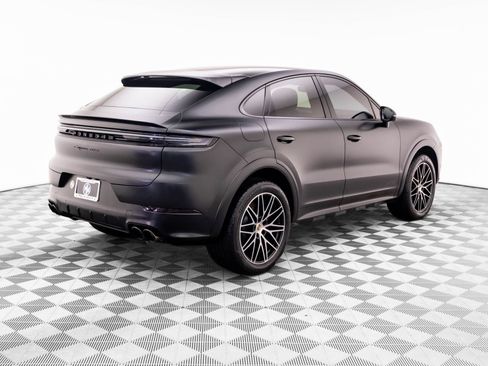 Certified 2025 Porsche Cayenne GTS AWD/4WD image 8