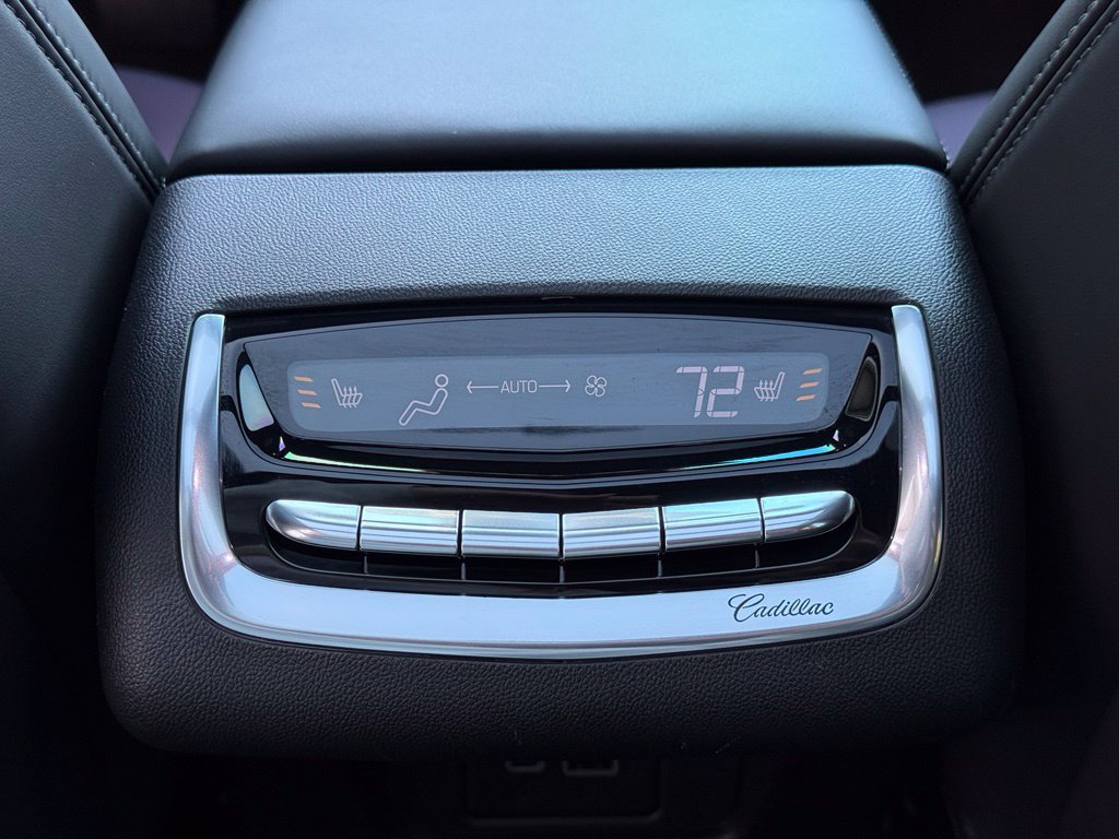 Used 2024 Cadillac XT6 Premium Luxury w/ Platinum Package AWD/4WD image 32