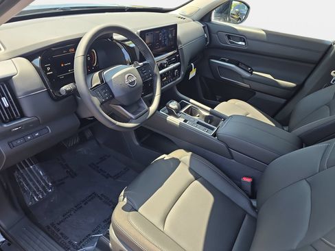 New 2026 Nissan Pathfinder SL w/ SL Premium Package FWD image 16