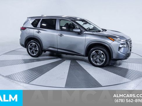 Used 2024 Nissan Rogue SV image 13