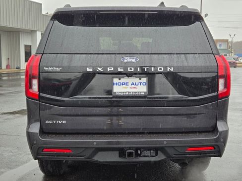 New 2025 Ford Expedition Active image 5