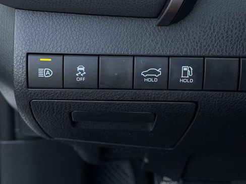 Used 2019 Toyota Camry SE w/ Convenience Package FWD image 20