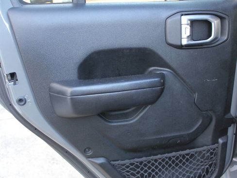 Used 2020 Jeep Wrangler Unlimited Rubicon w/ Quick Order Package 28Y Recon image 15