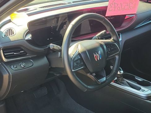 Used 2026 Buick Envista Sport Touring w/ Convenience I Package FWD image 9