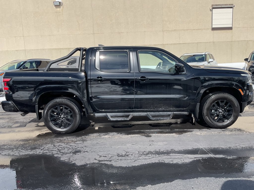 Used 2023 Nissan Frontier SV w/ Midnight Edition Package AWD/4WD image 4