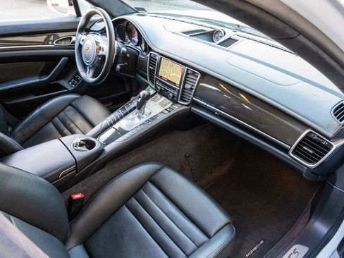 Used 2016 Porsche Panamera GTS image 24