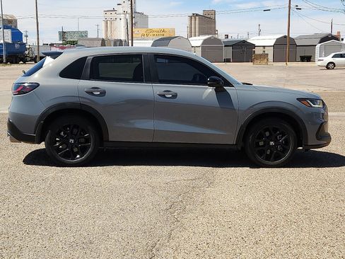 Used 2023 Honda HR-V Sport image 5