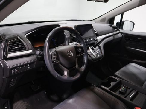 Used 2023 Honda Odyssey Touring image 17