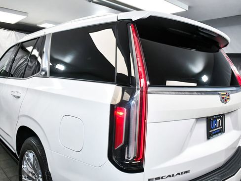Used 2021 Cadillac Escalade Premium Luxury w/ Driver Assist Tech Package AWD/4WD image 88