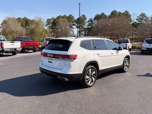 Used 2024 Volkswagen Atlas SE w/ Panoramic Sunroof Package image 12