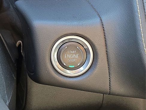 Used 2023 Chevrolet Suburban Premier image 31