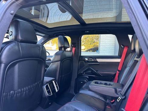 Used 2014 Porsche Cayenne GTS image 20