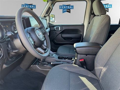 Used 2024 Jeep Wrangler Unlimited w/ Convenience Group image 10