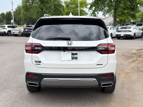 New 2026 Honda Pilot Touring image 10