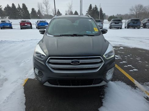 Used 2019 Ford Escape Titanium image 2