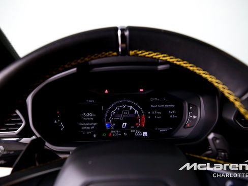 Used 2020 Lamborghini Urus AWD/4WD image 13