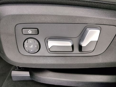 New 2026 BMW X5 sDrive40i w/ M Sport Package image 12