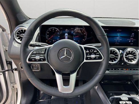 Used 2023 Mercedes-Benz GLB 250 4MATIC image 26