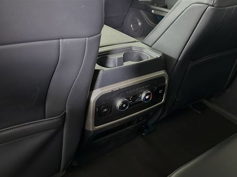 Used 2024 Ford Expedition Max XLT AWD/4WD image 28