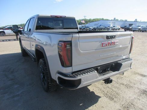 New 2026 GMC Sierra 2500 AT4 w/ AT4 Premium Plus Package AWD/4WD image 9