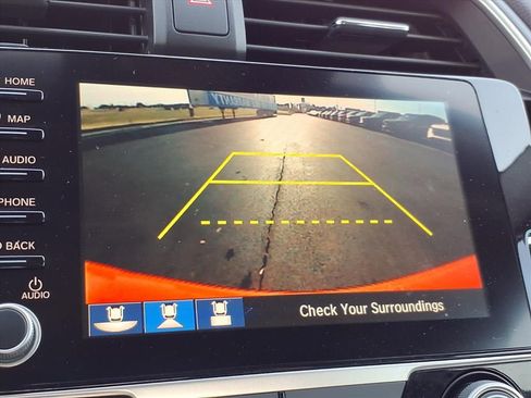 Used 2020 Honda Civic Touring image 19