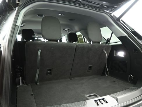 Certified 2023 Ford Explorer XLT RWD image 25