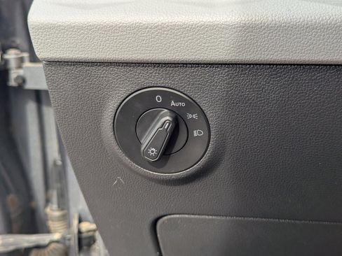 Used 2022 Volkswagen Taos S image 43