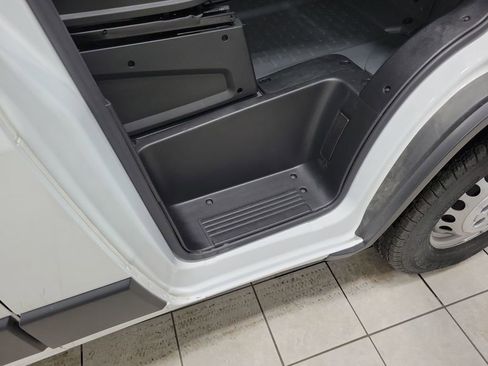 Used 2024 RAM ProMaster 2500 image 32