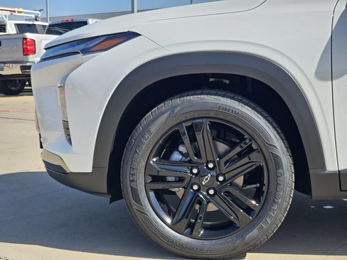 New 2026 Chevrolet Trax ACTIV w/ Sunroof Package FWD image 11