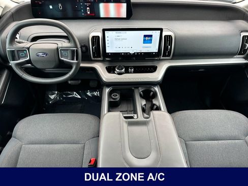 Used 2025 Ford Expedition Active AWD/4WD image 16