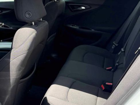 Used 2022 Chevrolet Malibu LT FWD image 16