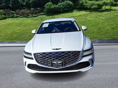 Used 2025 Genesis G80 2.5T image 3