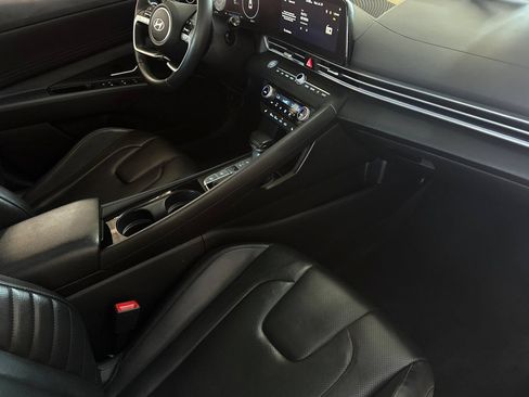 Used 2024 Hyundai Elantra Limited FWD image 15