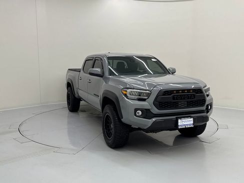 Used 2021 Toyota Tacoma TRD Off-Road w/ TRD Premium Off Road Package image 7