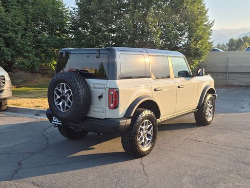 Used 2025 Ford Bronco Badlands AWD/4WD image 3