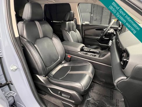 Used 2025 Honda Pilot Touring image 6