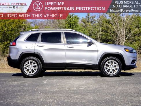 Used 2019 Jeep Cherokee Limited image 5