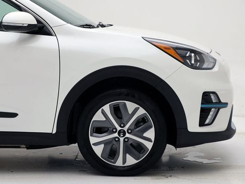 Used 2021 Kia Niro EX w/ Cold Weather Package image 4