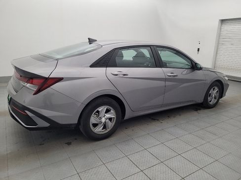 Used 2024 Hyundai Elantra SE image 10